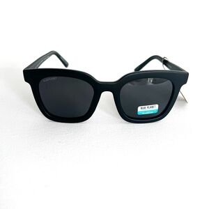 Blue Planet Fallon Polarized Sunglasses in Onyx New